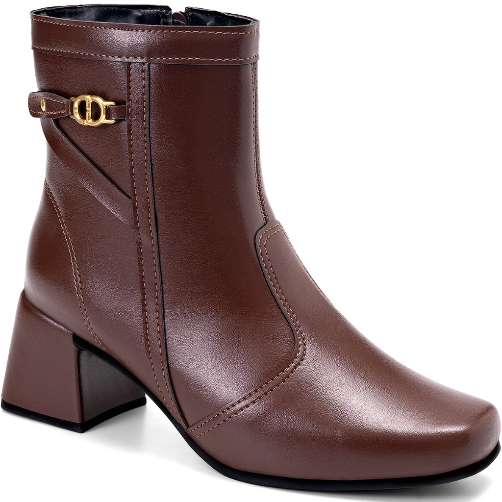 Bota Feminina Lumiss Detalhe Metal Cano Curto Salto Bloco Baixo Marrom Bota Feminina Lumiss Detalhe Metal Cano Curto Salto Bloco Baixo Marrom