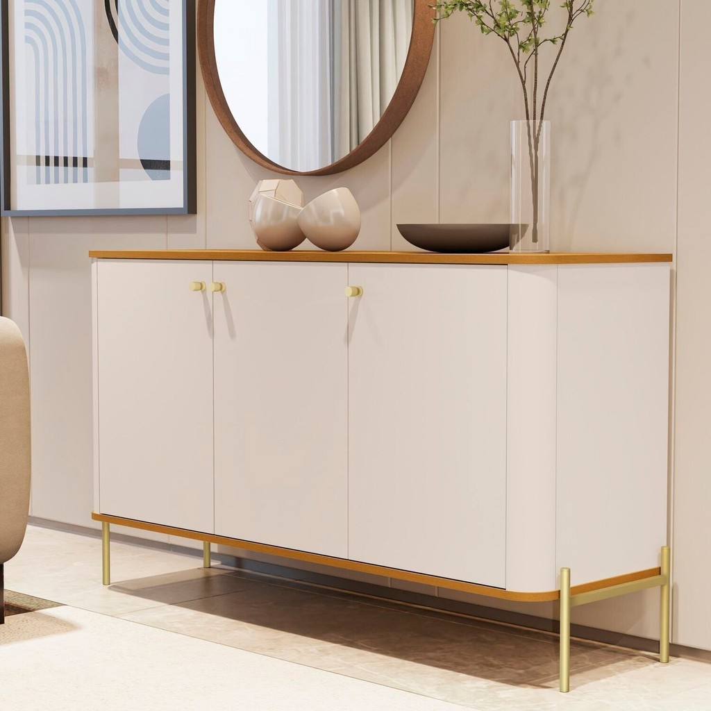 Buffet Aparador Curvo 3 Portas Pés e Puxadores em Metal 131cm Tucupí Off White/Nature/Dourado Buffet Aparador Curvo 3 Portas Pés e Puxadores em Metal 131cm Tucupí Off White/Nature/Dourado