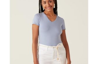 Blusa Básica Feminina Decote V Em Cotton Light - T-shirts vendido por Malwee