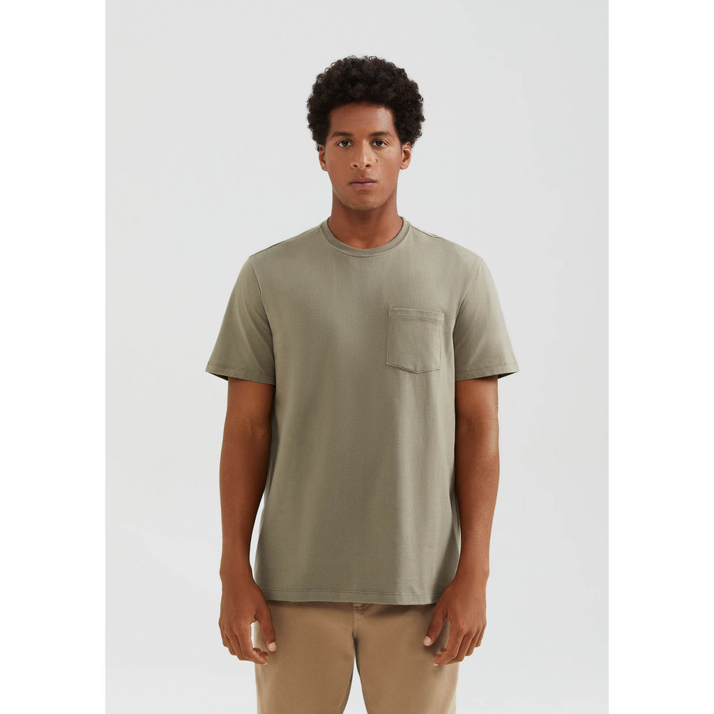 Camiseta Básica Masculina Comfort Super Cotton Com Bolso Camiseta Básica Masculina Comfort Super Cotton Com Bolso