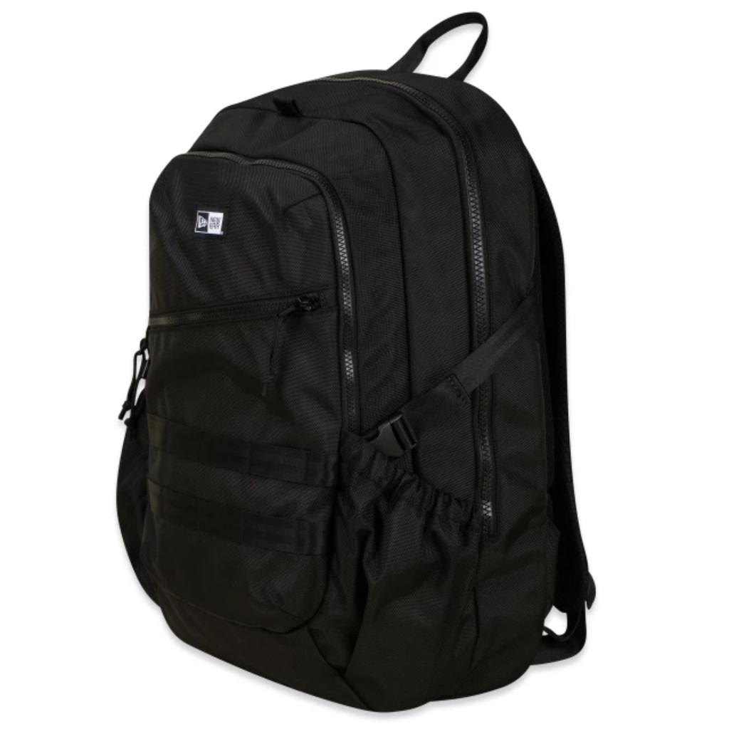 Mochila Urban 33L Preta Lisa em Poliéster Durável New Era Mochila Urban 33L Preta Lisa em Poliéster Durável New Era