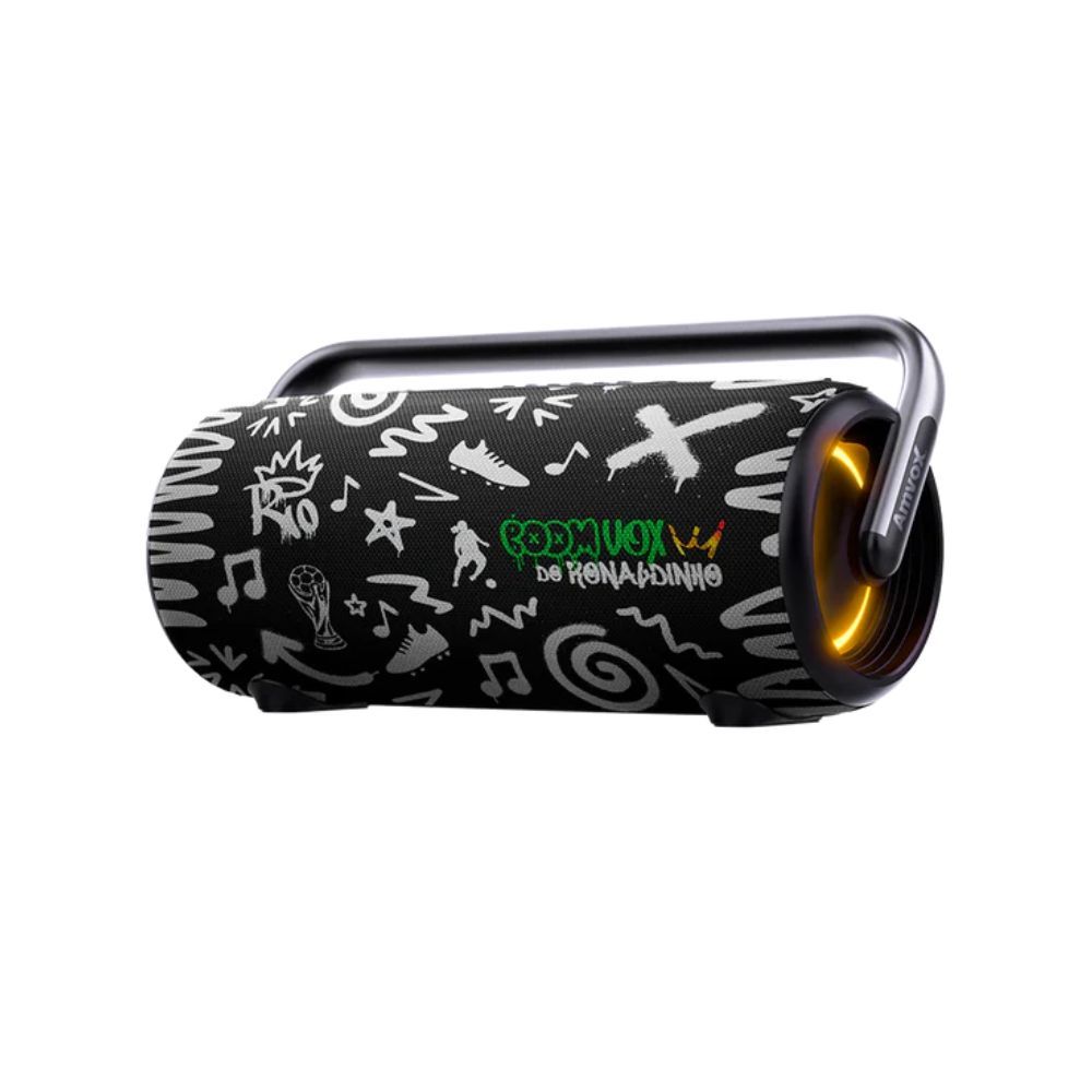 Caixa de Som Amvox Boombox ACA 310 BoomVox Ronaldinho Grafite 310W Até 12h bateria Bluetooth a Prova D’água Caixa de Som Amvox Boombox ACA 310 BoomVox Ronaldinho Grafite 310W Até 12h bateria Bluetooth a Prova D’água
