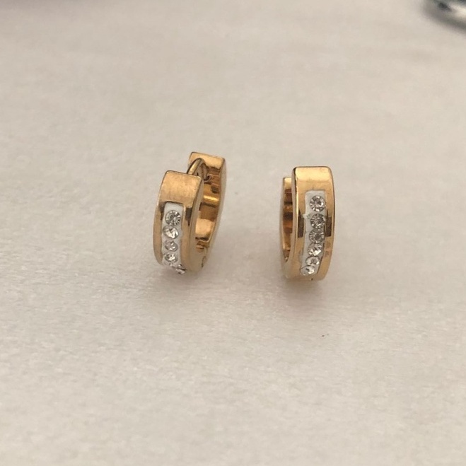 Brincos De Aço Inoxidável Com Strass Brincos De Aço Inoxidável Com Strass - Oferta na Shopee