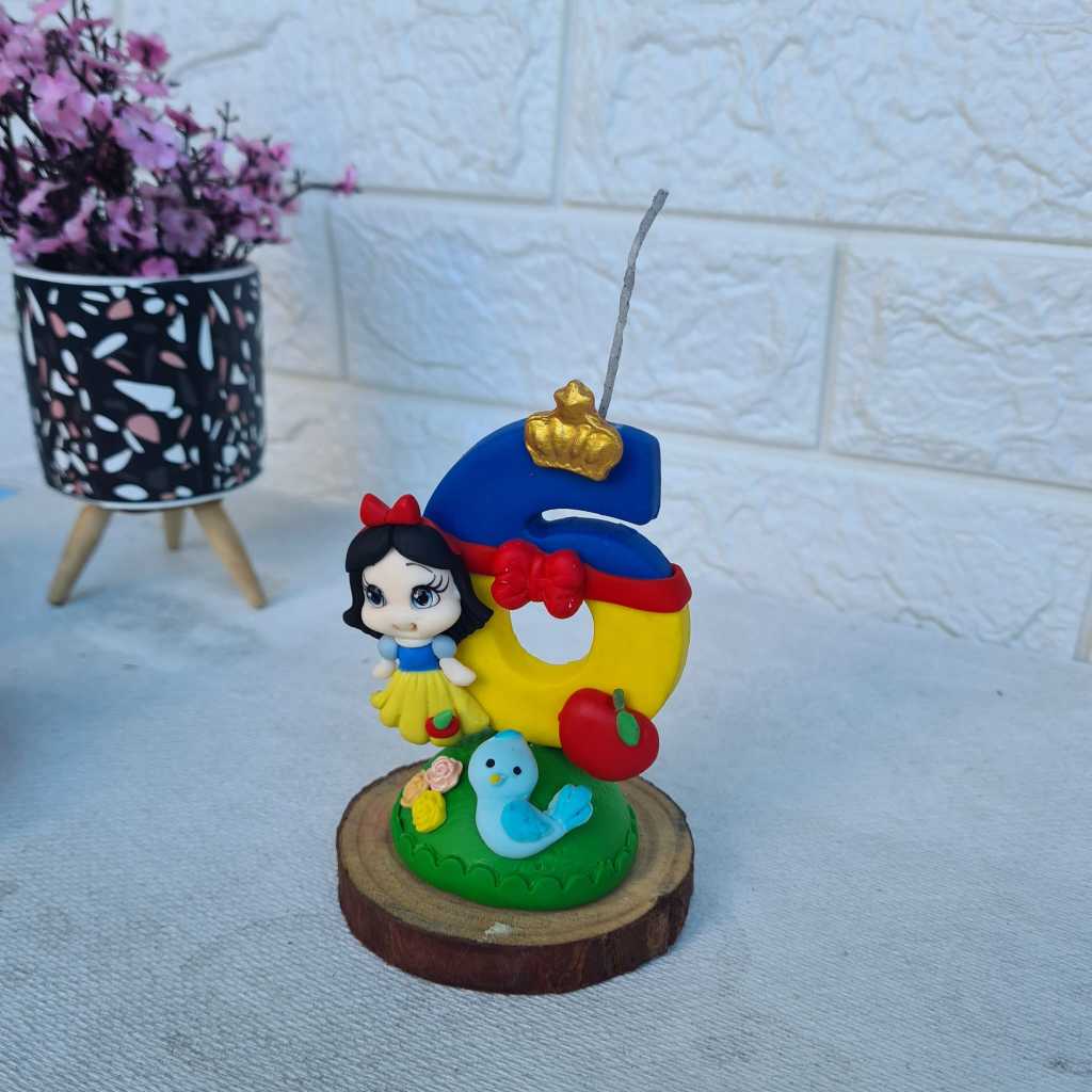Vela Em Biscuit Branca De Neve Com Boneca Vela Em Biscuit Branca De Neve Com Boneca - Oferta na Shopee