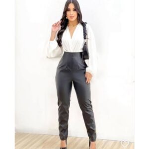 Calça couro Fake com zíper lateral - Oferta na Shopee