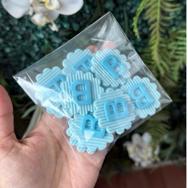 Tag com a letra do nome feito em biscuit | Personalizados | Festa Tag com a letra do nome feito em biscuit | Personalizados | Festa - Oferta na Shopee