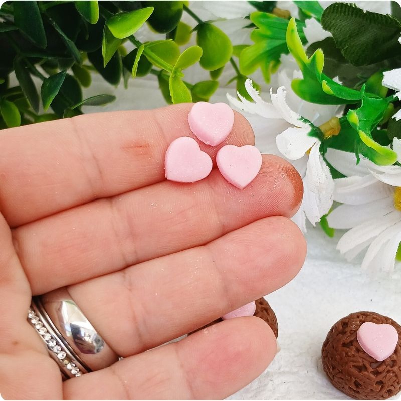 Mini coraçãozinho de açúcar comestivel rosa bb para brigadeiros trufas cake donuts Mini coraçãozinho de açúcar comestivel rosa bb para brigadeiros trufas cake donuts