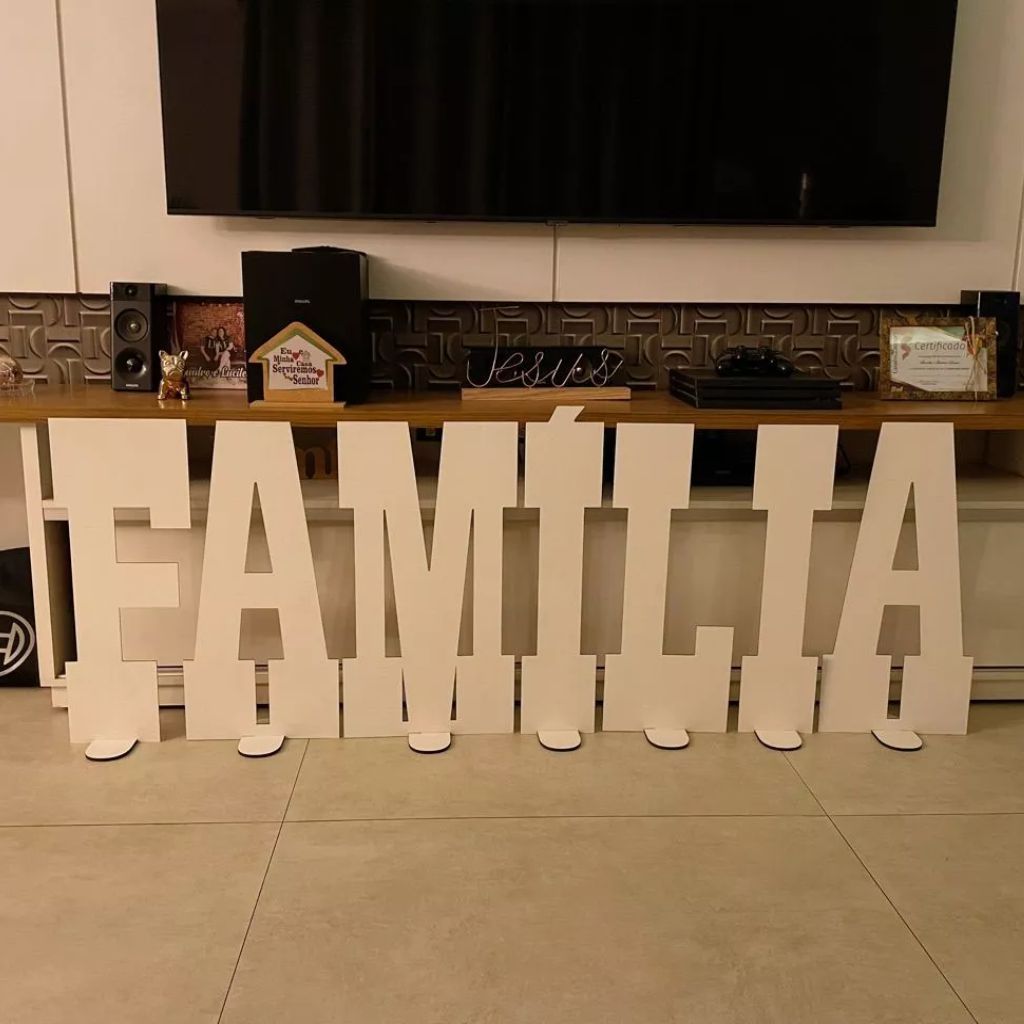 Palavra Família Em Madeira Mdf 45cm De Altura Com Base Para Letra Palavra Família Em Madeira Mdf 45cm De Altura Com Base Para Letra