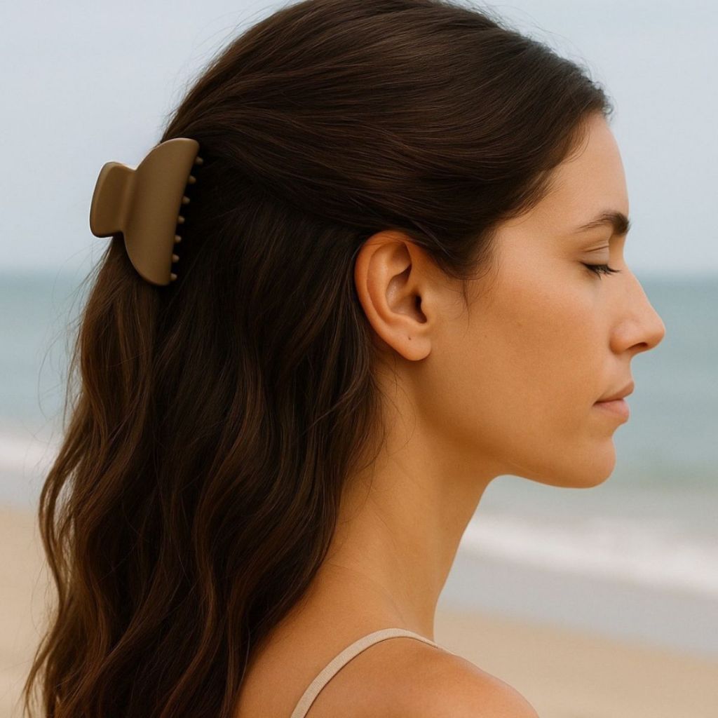 Piranha Presilha Média Para Cabelo Modelo Baleia Marrom Fosca - Praticidade e Encanto - Landh's Piranha Presilha Média Para Cabelo Modelo Baleia Marrom Fosca - Praticidade e Encanto - Landh's - Oferta na Shopee