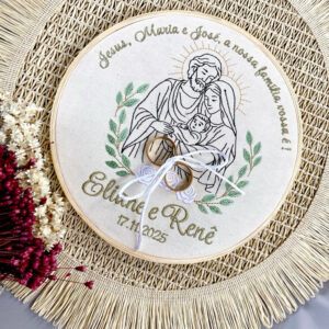 porta aliança  sagrada família/porta aliança casamento/bastidor porta aliança/bastidor personalizado sagrada família - Oferta na Shopee