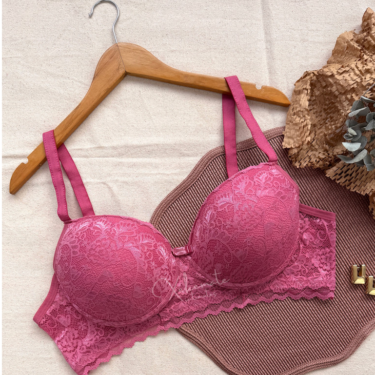 Kit 5 Sutias de Renda Reforçados Plus Size com Alças Largas Bojo Grande Conforto Dia a Dia Lingerie Kit 5 Sutias de Renda Reforçados Plus Size com Alças Largas Bojo Grande Conforto Dia a Dia Lingerie