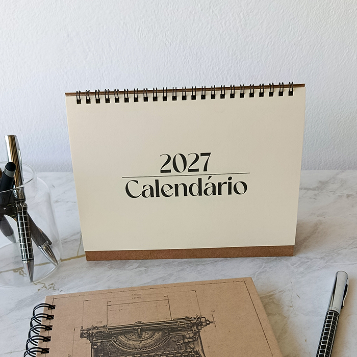 Calendário de mesa Black. Calendário de mesa Black. - Oferta na Shopee