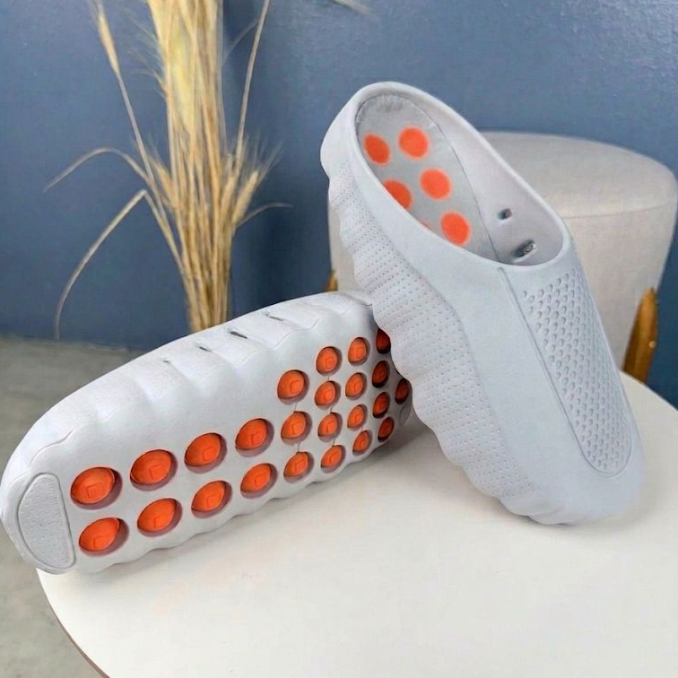 Chinelo Slide Nuvem 001 Lançamento Esportivo Estiloso Confortável e Macio Chinelo Slide Nuvem 001 Lançamento Esportivo Estiloso Confortável e Macio