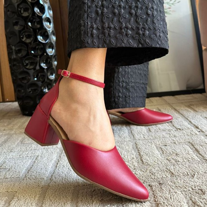 Sapato Feminino Scarpin Bico Fino Salto Bloco Grosso Salomé Confortável Tendencia Moda Sapato Feminino Scarpin Bico Fino Salto Bloco Grosso Salomé Confortável Tendencia Moda