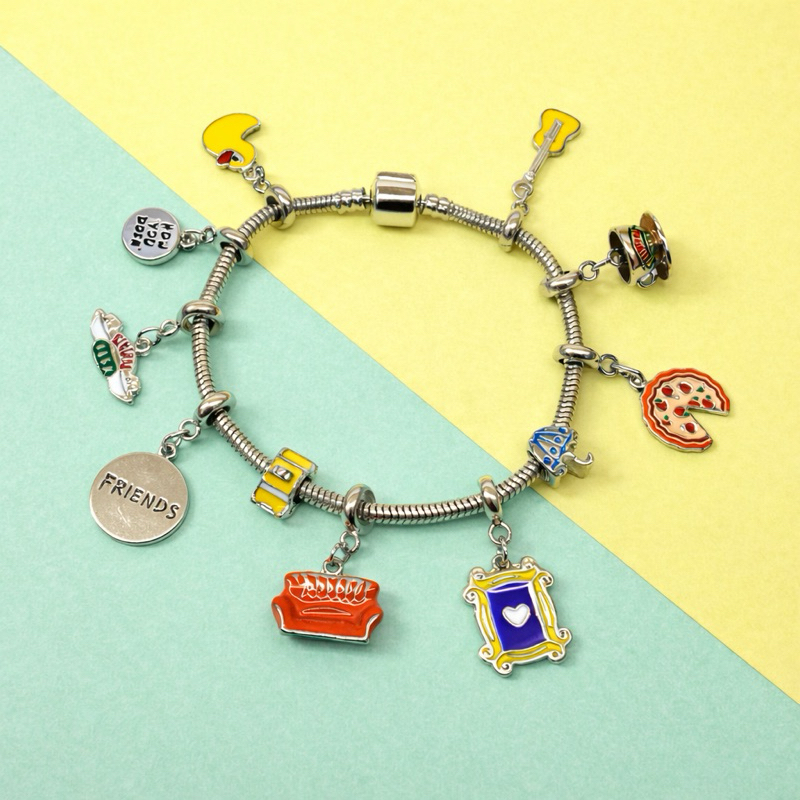 Berloques linha friends/ moldura/ xícara/ sofá/ guitarra/ pingente/ série/ central park/ pizza/ banhado/ charms Berloques linha friends/ moldura/ xícara/ sofá/ guitarra/ pingente/ série/ central park/ pizza/ banhado/ charms - Oferta na Shopee