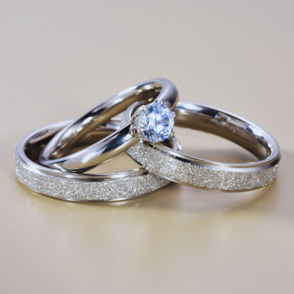 Aliança De Namoro Prata 4mm Diamantada + Solitário Zircônia Par Compromisso Aço Inoxidável 316L Aliança De Namoro Prata 4mm Diamantada + Solitário Zircônia Par Compromisso Aço Inoxidável 316L