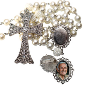 Terço de Noiva Luxo Personalizado com sua Foto + Broche Para Noivo Personalizado com sua Foto Casamento - Oferta na Shopee