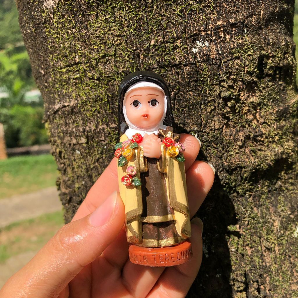 Imagem Santa Terezinha infantil resina 7cm Imagem Santa Terezinha infantil resina 7cm - Oferta na Shopee