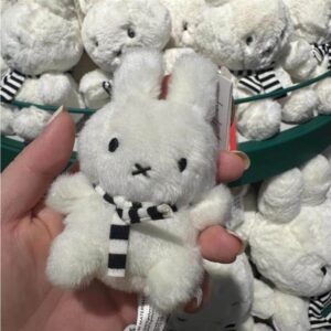 Miffy Kawaii Boneca De Pelúcia Pingente Dos Desenhos Animados Coelho Preto Branco Cachecol Chaveiro Mochila Acessórios P - Oferta na Shopee