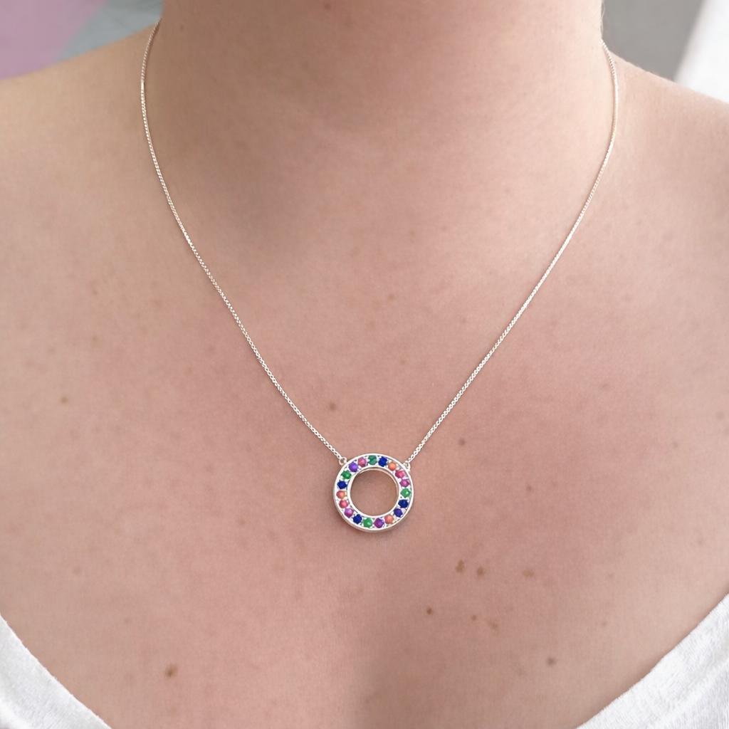 Colar feminino pingente círculo vazado com detalhe brilhante banhado e Prata925 Colar feminino pingente círculo vazado com detalhe brilhante banhado e Prata925