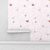 Papel de parede fundo branco detalhes rosa claro e borboletas coloridas Ideal Para Quarto Infantil