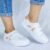 Tênis Feminino com Fechamento em Velcro Calce Fácil