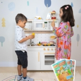 Cozinha Infantil Pia Fogão Microondas Madeira Branco Faz de Conta Chef Brinquedo Pedagógico Criança Kit Livro Educativo