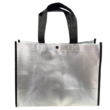 Sacola de Poliester Premium Metalizada com Botão – Prata – 39x35x15cm – 1 unidade – Rizzo
