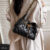 Bolsa bucket com corrente em losango, estilo versátil e elegante, estilo Xiaoxiang, nova coleção outono inverno 2025, es