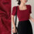 (Lovito Refine) Blusa Elegante Natal Ano Novo Feriado Babados Primavera/verão Blusa Vermelha LR21E075